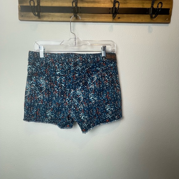 Levi’s Women’s Shorts | Colorful Confetti | size 6 - Picture 2 of 8